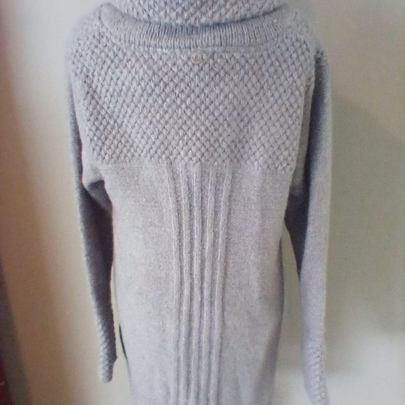 PraNa Sweater. Ladies large. - Picture 5 of 7